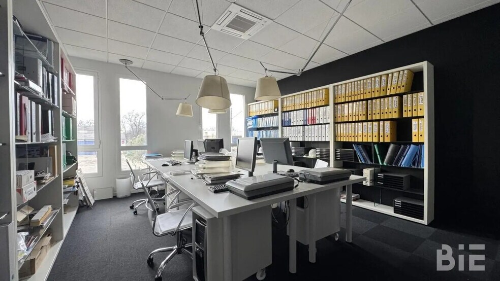Office in Mérignac to rent - Interior Photo - Image 3 of 4