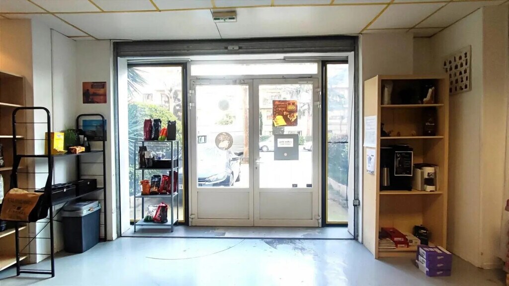 Location Commerce 223 m² - Photo 1