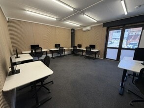 A9-A10 Medway City Centre, Rochester to rent Interior Photo- Image 2 of 8