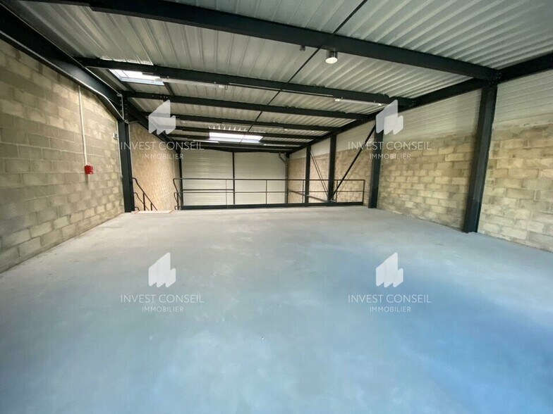Rue Des Sablons, Montmagny to rent - Interior Photo - Image 3 of 8