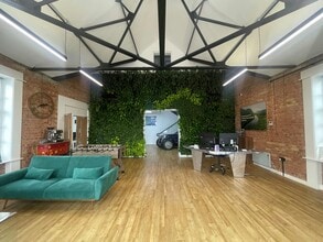 Hurdles Way, Duxford to rent Building Photo- Image 2 of 9