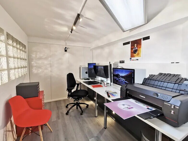 Light Industrial in Paris for sale - Building Photo - Image 3 of 9