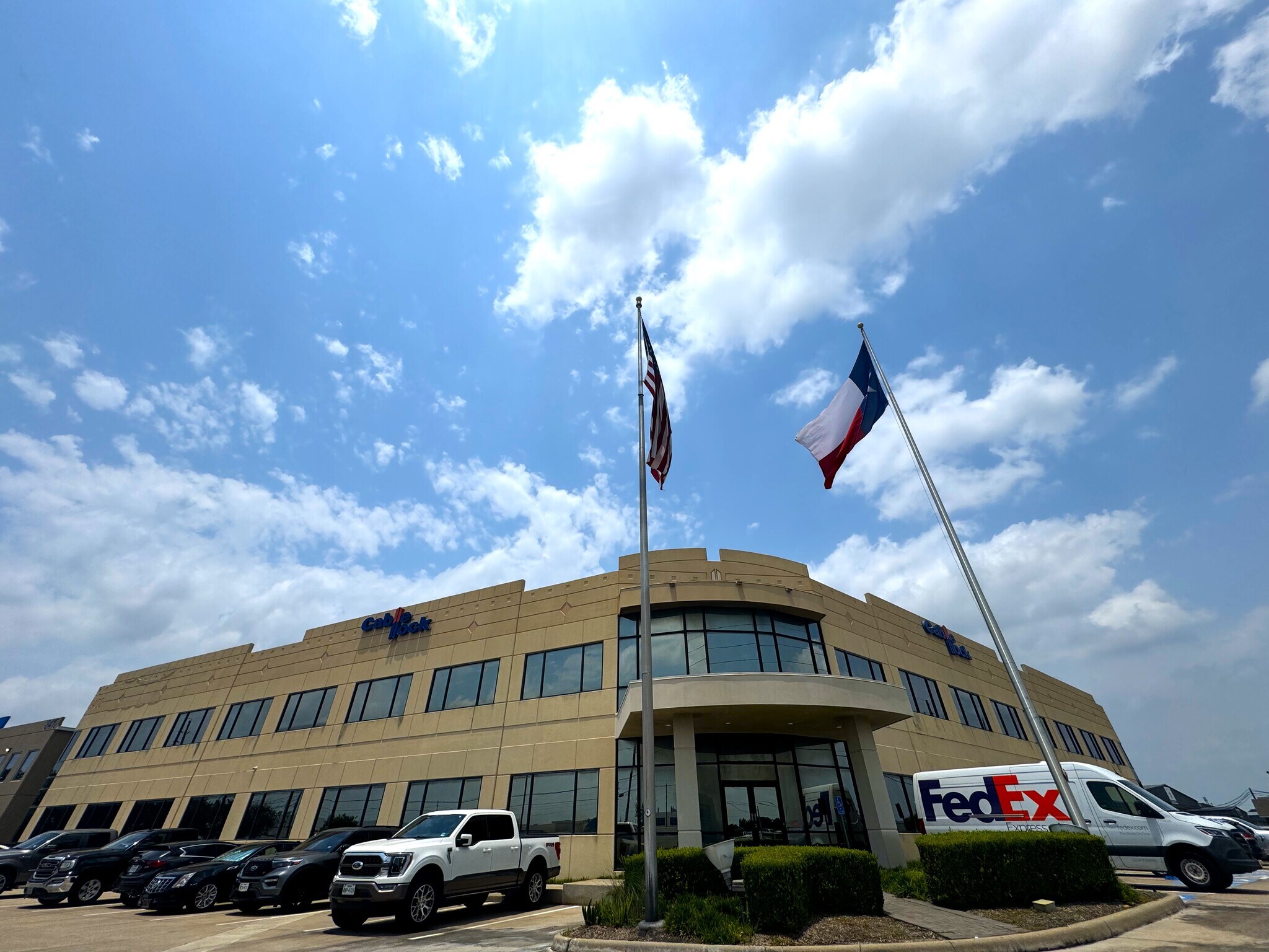 8400 N Sam Houston Pky W, Houston, TX to rent Building Photo- Image 1 of 13