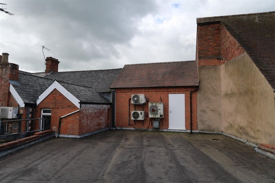 36 Wood St, Stratford Upon Avon for sale - Building Photo - Image 2 of 5