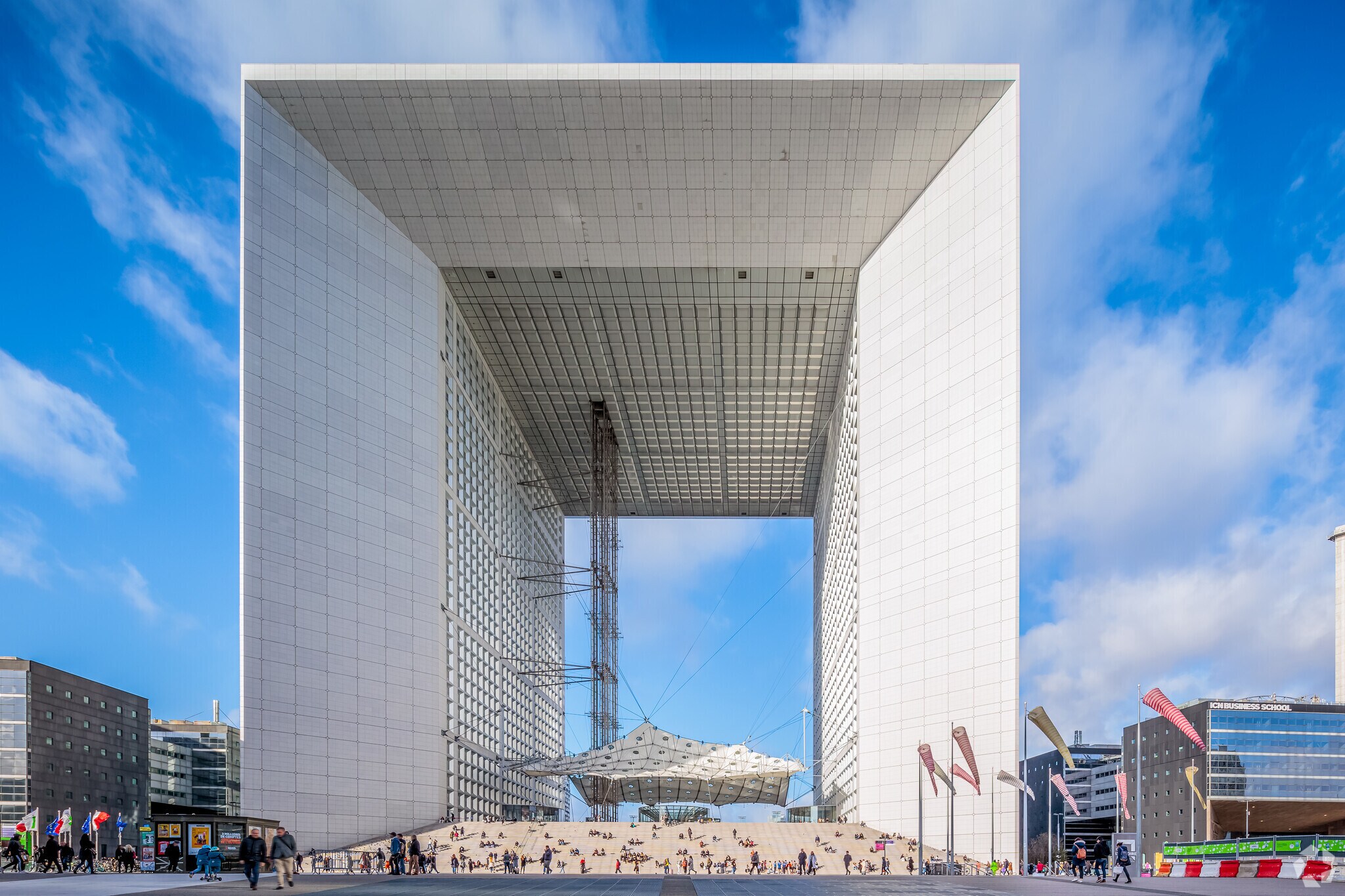 Office in Puteaux to rent Building Photo- Image 1 of 5