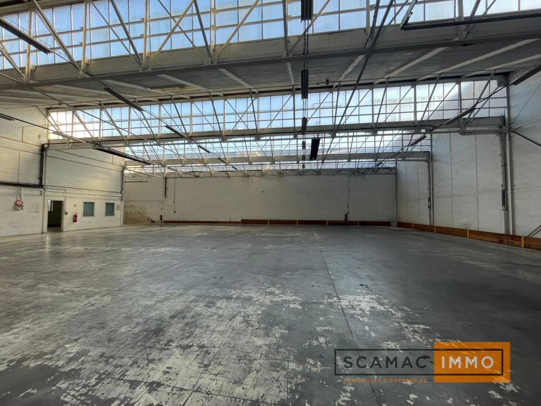 Industrial in MASSY to rent Interior Photo- Image 1 of 11