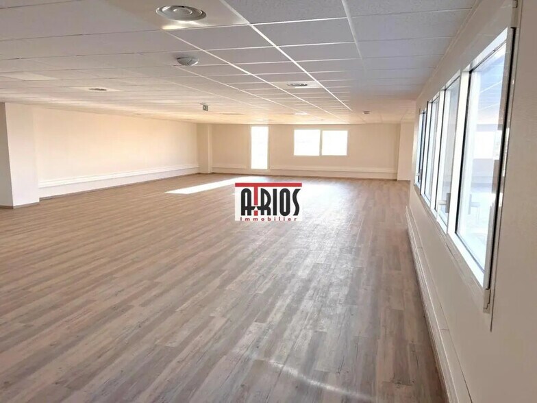 Office in La Farlède for sale - Interior Photo - Image 2 of 2