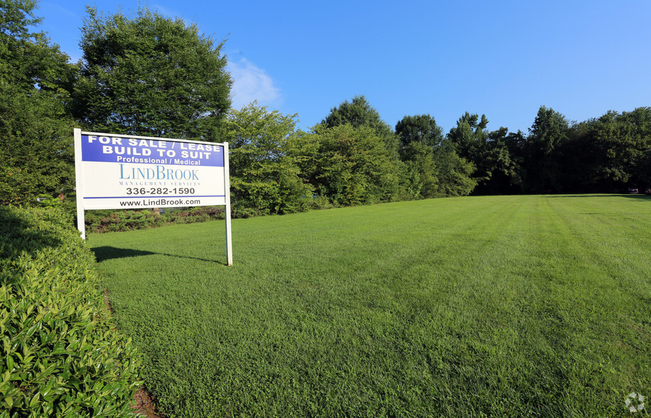 2706 Henry St, Greensboro, NC for sale - Primary Photo - Image 1 of 1