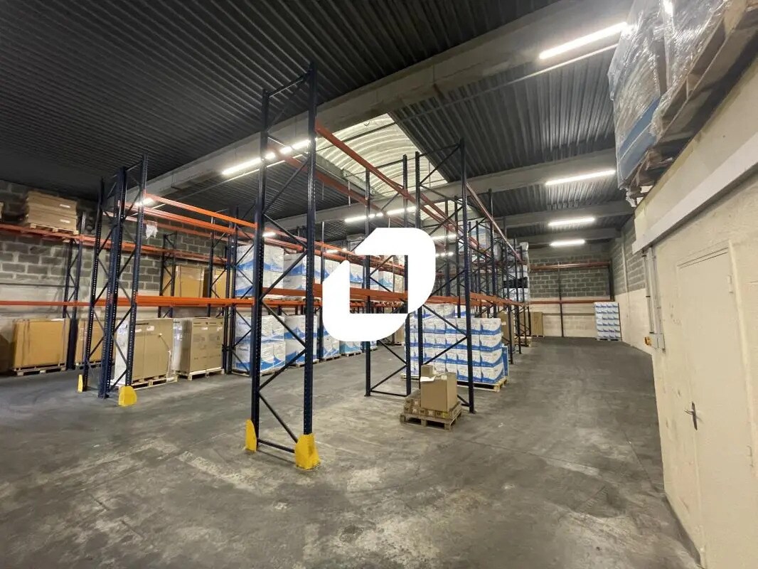 Light Industrial in Noisy-le-Grand to rent Interior Photo- Image 1 of 5