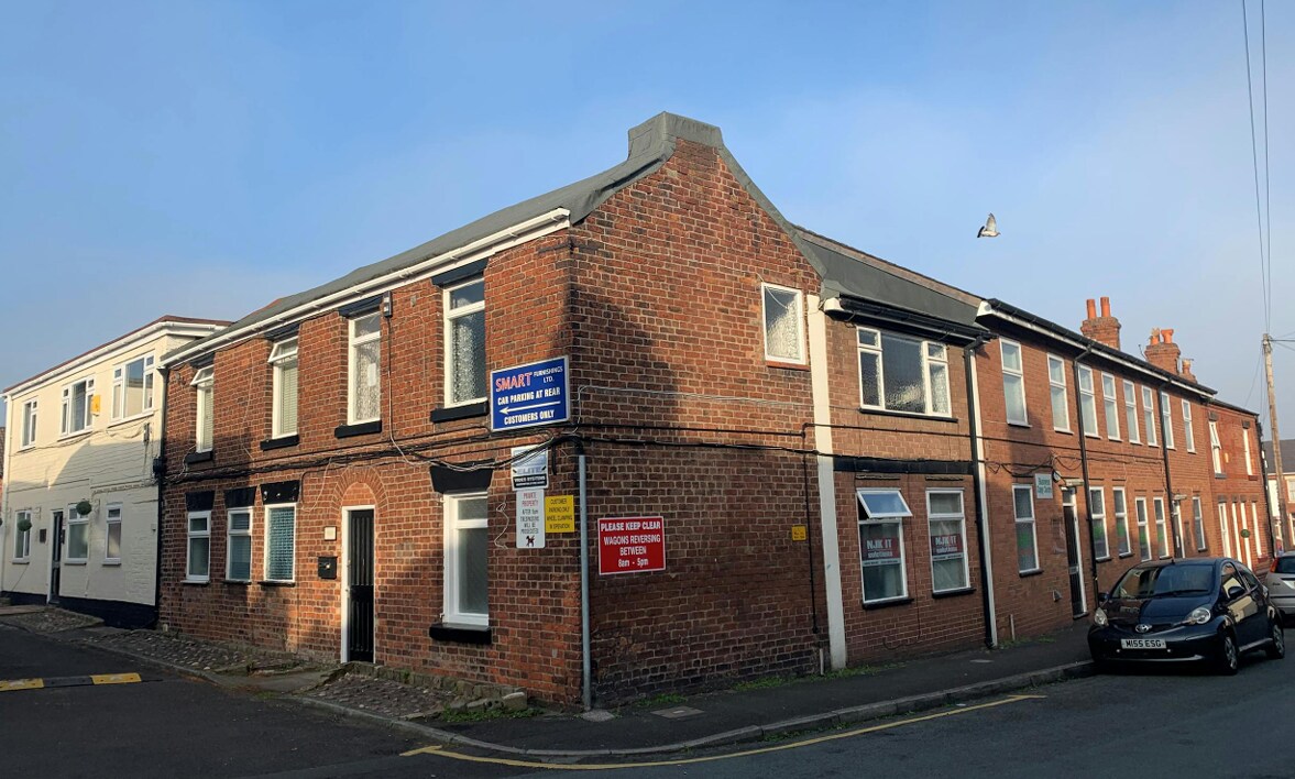 Chapel Ln, Warrington to rent Building Photo- Image 1 of 2