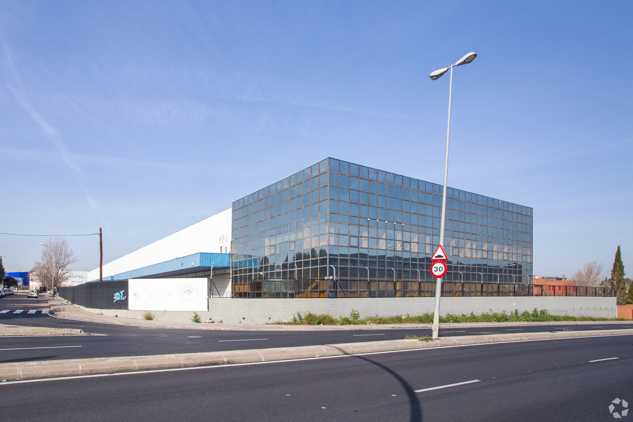 Industrial in Coslada, Madrid for sale Primary Photo- Image 1 of 4