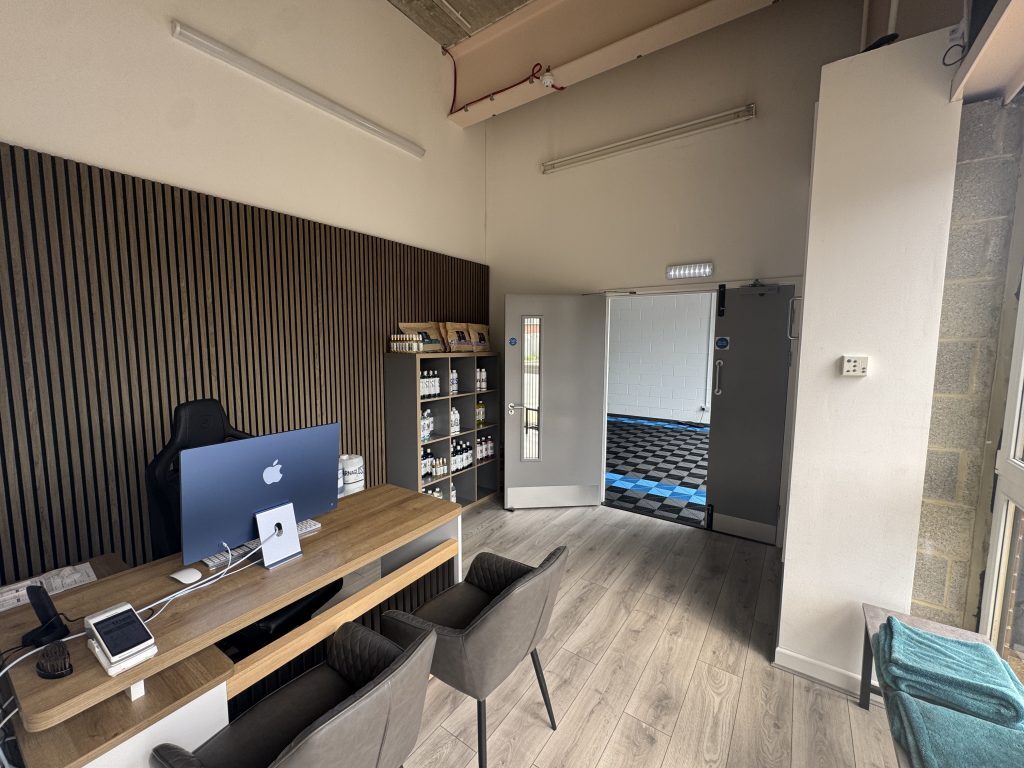Monks Brk, Newport to rent Interior Photo- Image 1 of 4