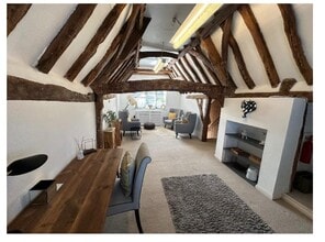 16 Wycombe End, Beaconsfield to rent Interior Photo- Image 1 of 2