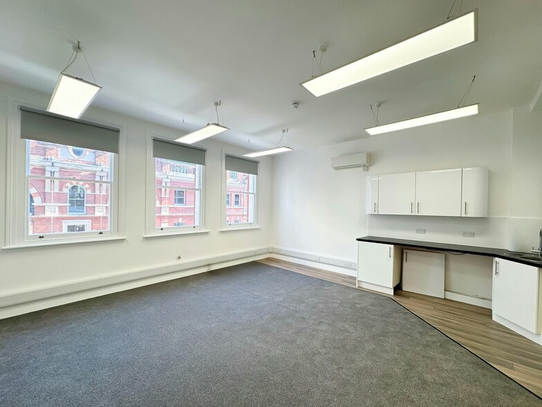 33 Southampton St, London to rent - Interior Photo - Image 3 of 8