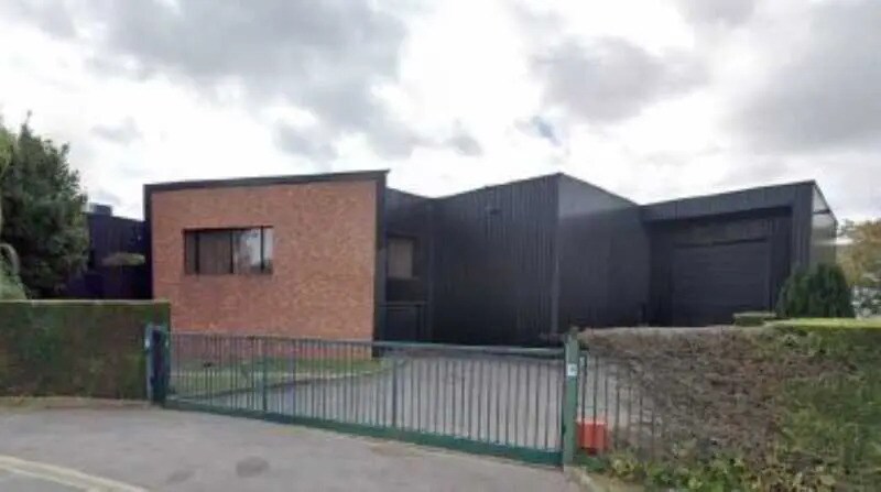 Industrial in Chilly-Mazarin to rent - Building Photo - Image 1 of 7