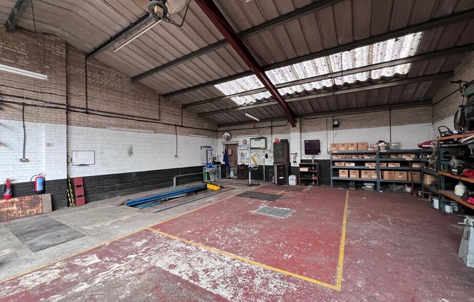 21-23 Telford Rd, Wimborne for sale - Interior Photo - Image 3 of 10