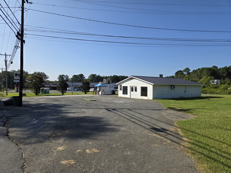 528 Fork Rd, Norwood, NC for sale - Building Photo - Image 2 of 5