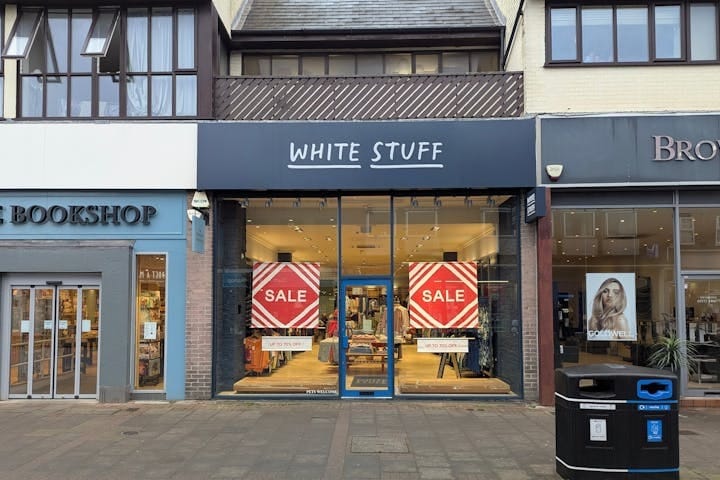 22B High St, Weybridge to rent Building Photo- Image 1 of 1