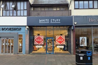 22B High St, Weybridge to rent Building Photo- Image 1 of 1