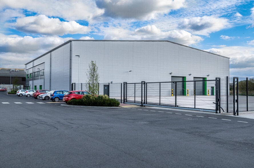 Nissan Way, Bishops Cleeve for sale - Building Photo - Image 3 of 5