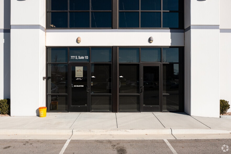 777-821 S Auto Mall Dr, American Fork, UT for rent - Building Photo - Image 3 of 5