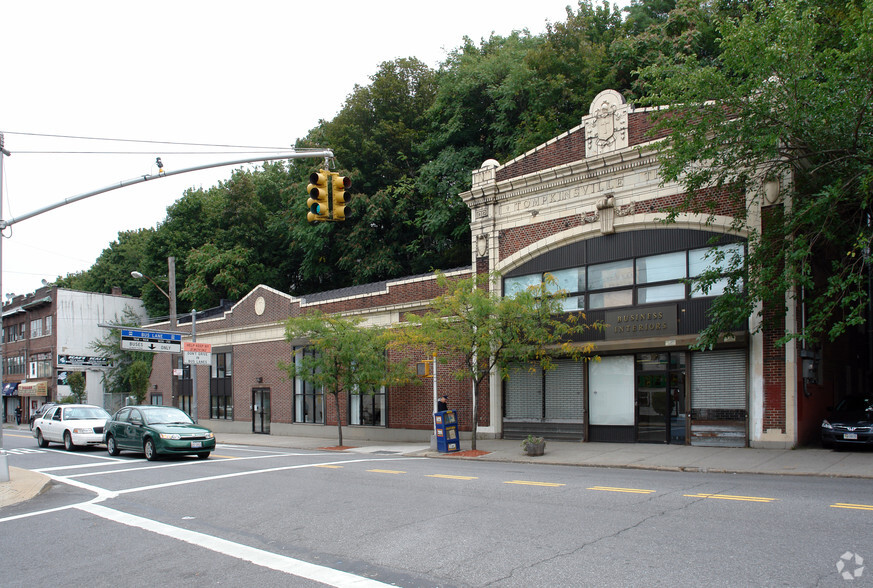 120 Victory Blvd, Staten Island, NY for sale - Primary Photo - Image 1 of 10