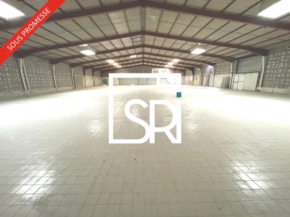 Location Commerce 780 m² - Photo 1