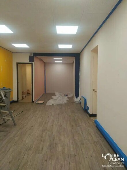 Retail in Nantes to rent - Building Photo - Image 2 of 4