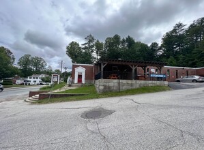 43 Grove St, Peterborough, NH for rent Building Photo- Image 1 of 40