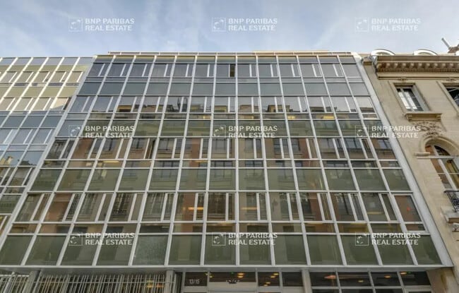 Location Bureaux 438 m²