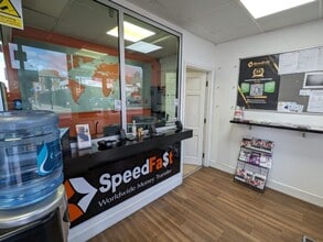 242 High St, London to rent Interior Photo- Image 2 of 6