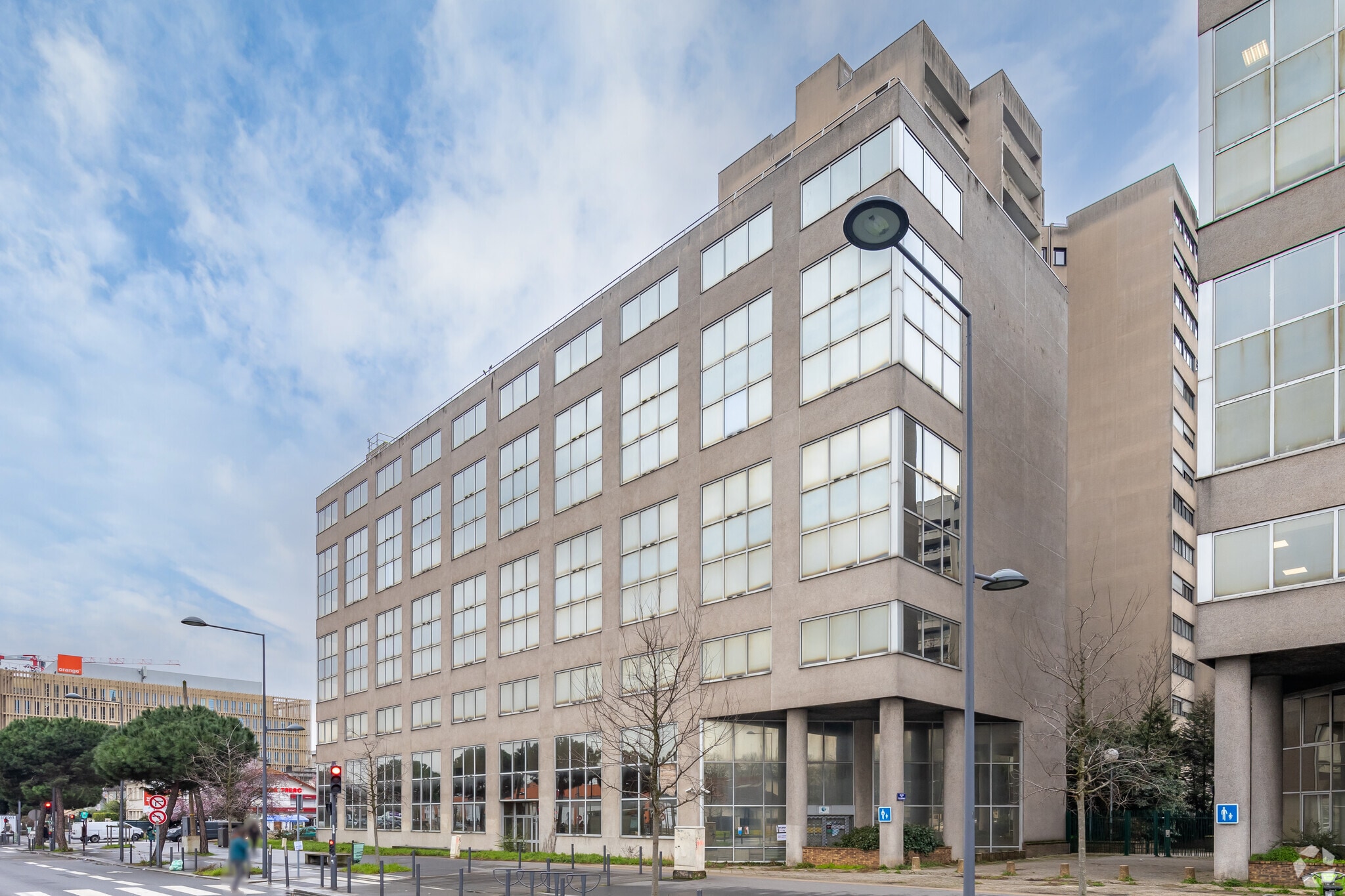 102-108 Avenue De Stalingrad, Villejuif to rent Primary Photo- Image 1 of 7