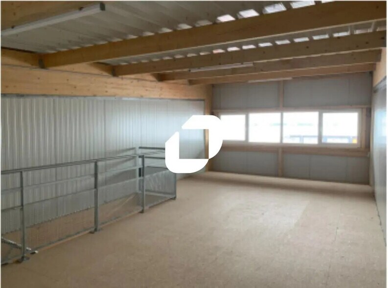 Light Industrial in Chauconin-Neufmontiers to rent - Interior Photo - Image 2 of 3