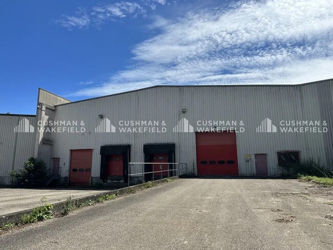 Location Entrepôt 4 858 m²