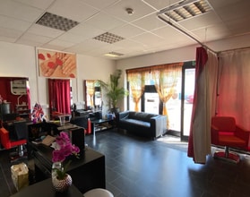 6 Rich Way, Brecon to rent Interior Photo- Image 1 of 3