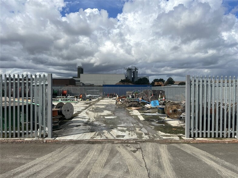 Tweedside Trading Estate, Berwick Upon Tweed to rent - Building Photo - Image 2 of 5