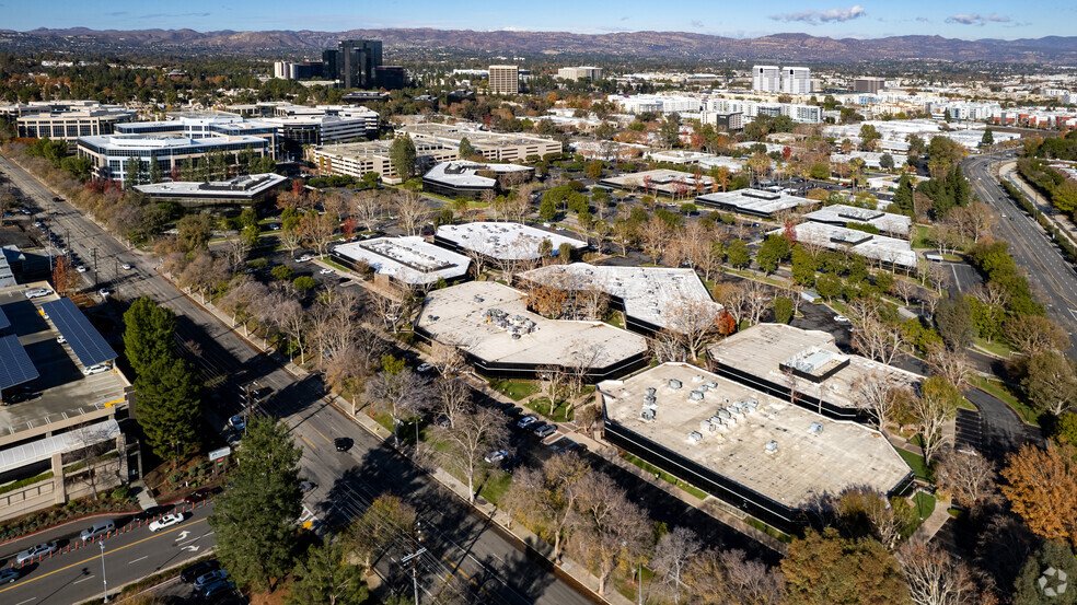 21011 Warner Center Ln, Woodland Hills, CA for rent - Aerial - Image 2 of 5