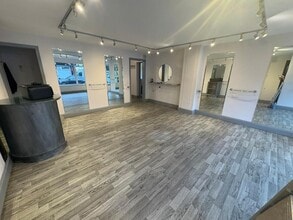 18 High St, Bonnyrigg to rent Interior Photo- Image 1 of 9