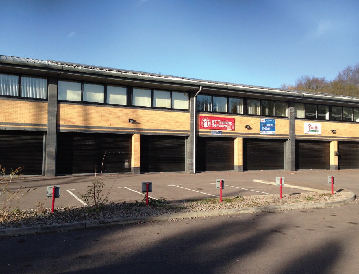 Cardiff Rd, Pontypridd for sale Primary Photo- Image 1 of 1