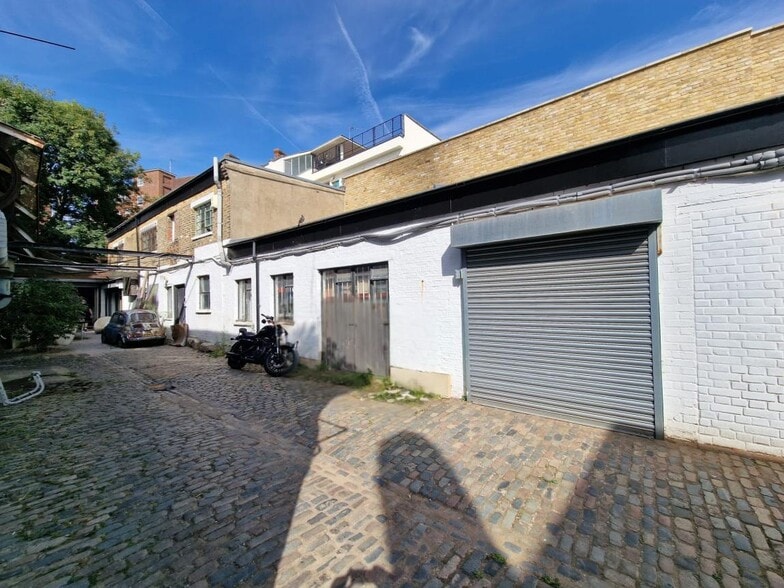 62 Chalk Farm Rd, London to rent - Building Photo - Image 2 of 4
