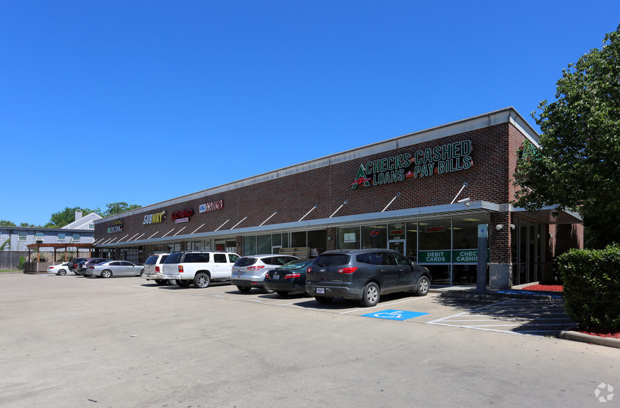 2525 Southmore Blvd, Houston, TX for rent - Building Photo - Image 1 of 4