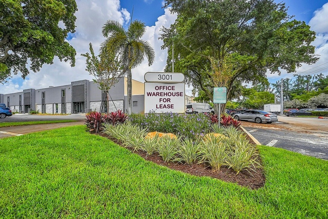 3001 SW 10th St, Pompano Beach, FL to rent Building Photo- Image 1 of 35