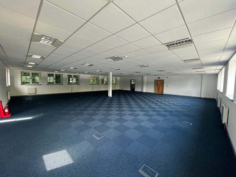 12A Queen St, Galashiels to rent - Building Photo - Image 3 of 4