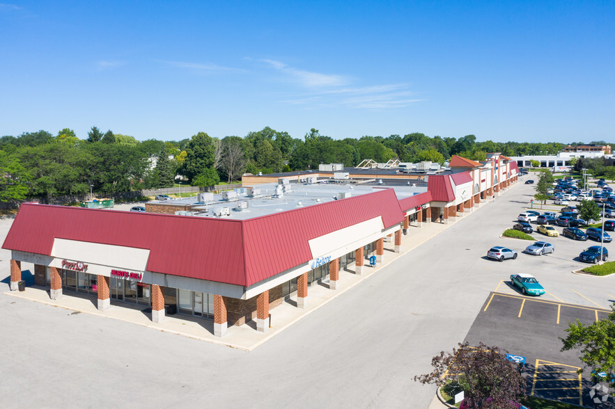 1125-1199 S Milwaukee Ave, Libertyville, IL for rent - Building Photo - Image 3 of 18