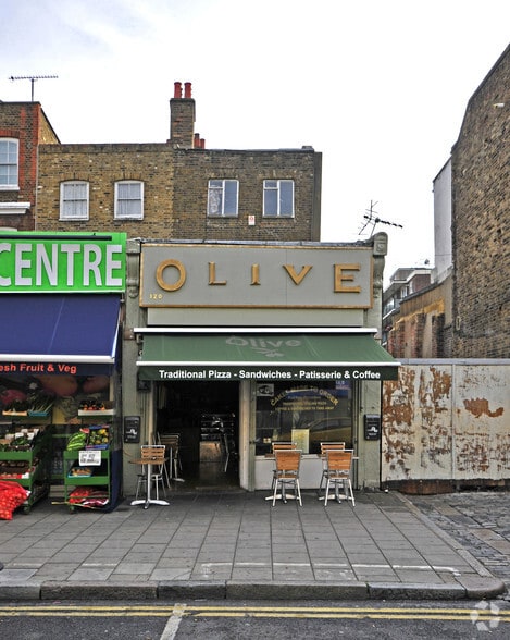 120 Hoxton St, London to rent - Building Photo - Image 1 of 10