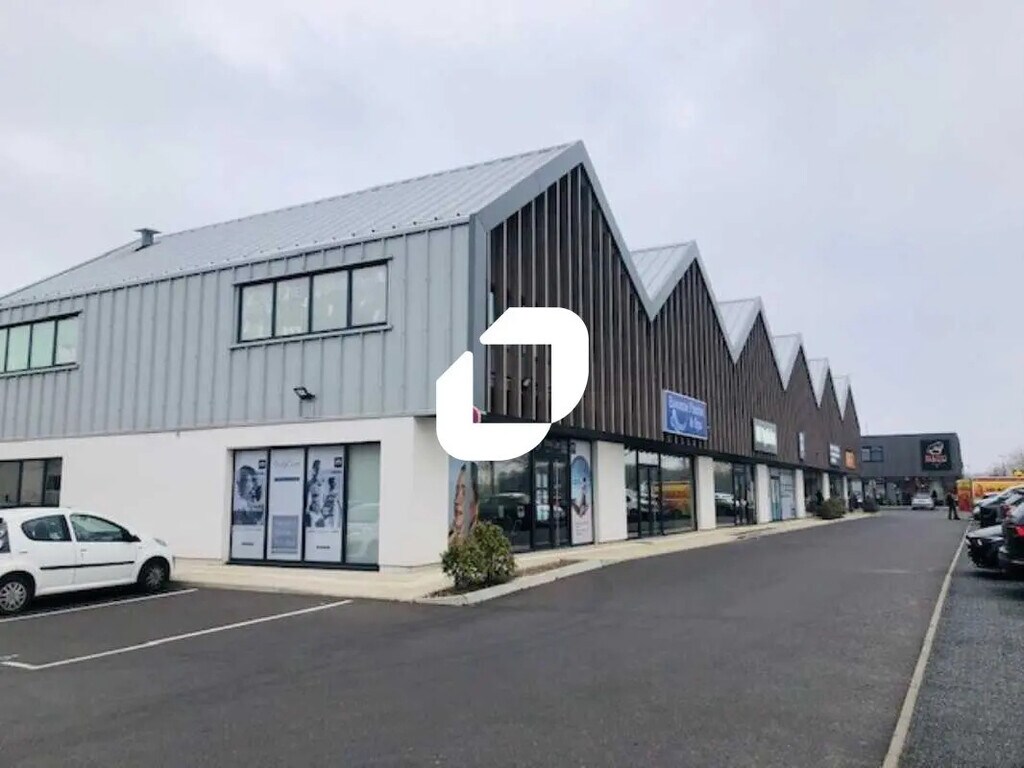 Location Commerce 81 m² - Photo 1