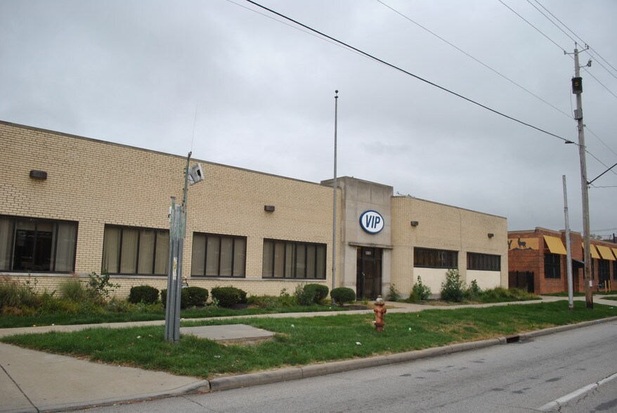 1361-1375 E 55th St, Cleveland, OH for rent - Building Photo - Image 1 of 9