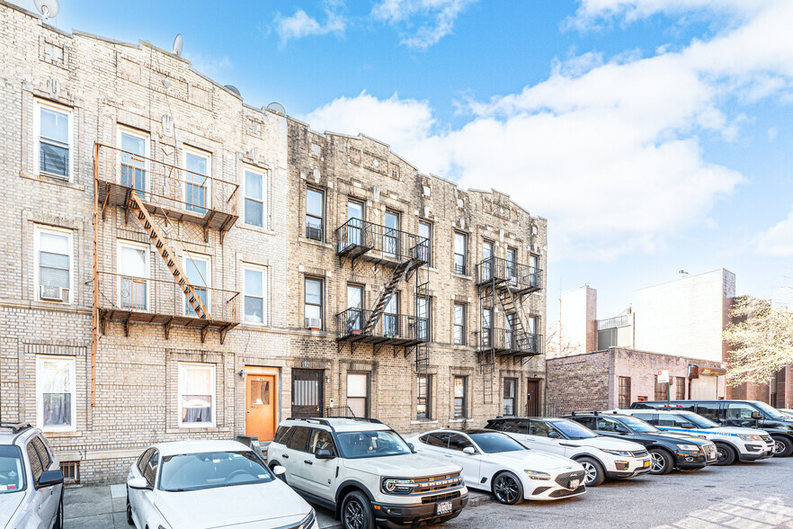 192 Lawrence Ave, Brooklyn, NY for sale - Building Photo - Image 2 of 8