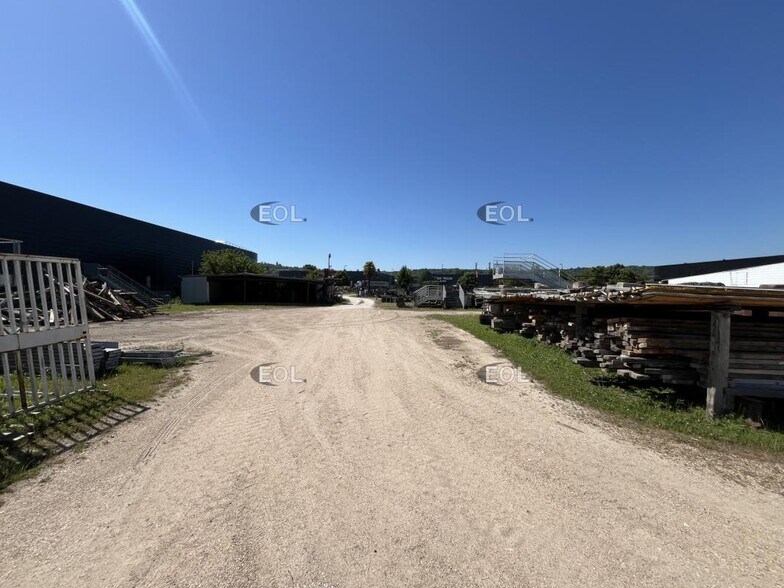 Land in Chambourcy to rent - Building Photo - Image 3 of 7