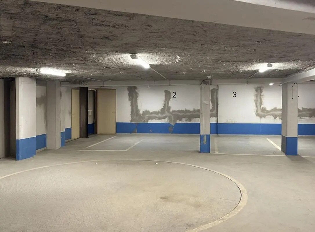 Industrial in Paris to rent Building Photo- Image 1 of 7